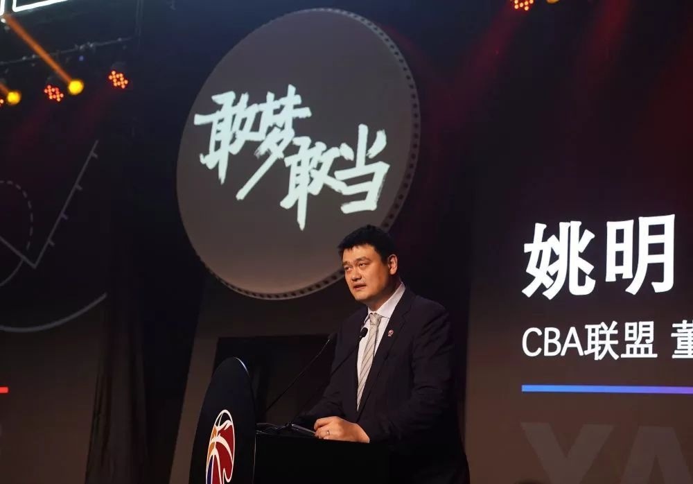 伊布很快就会回到米兰任职，他未来在米兰所扮演的角色也已经在最近的几周里确定，伊布将会成为米兰老板卡尔迪纳莱的左膀右臂兼留在俱乐部的眼睛。